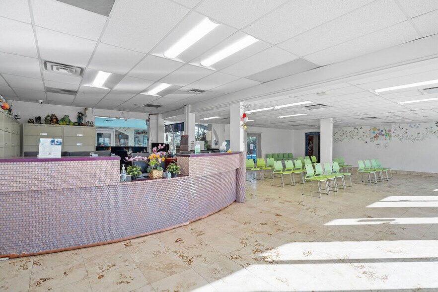 More Photos Of 3722 E Thomas Rd, Phoenix Freestanding For Lease