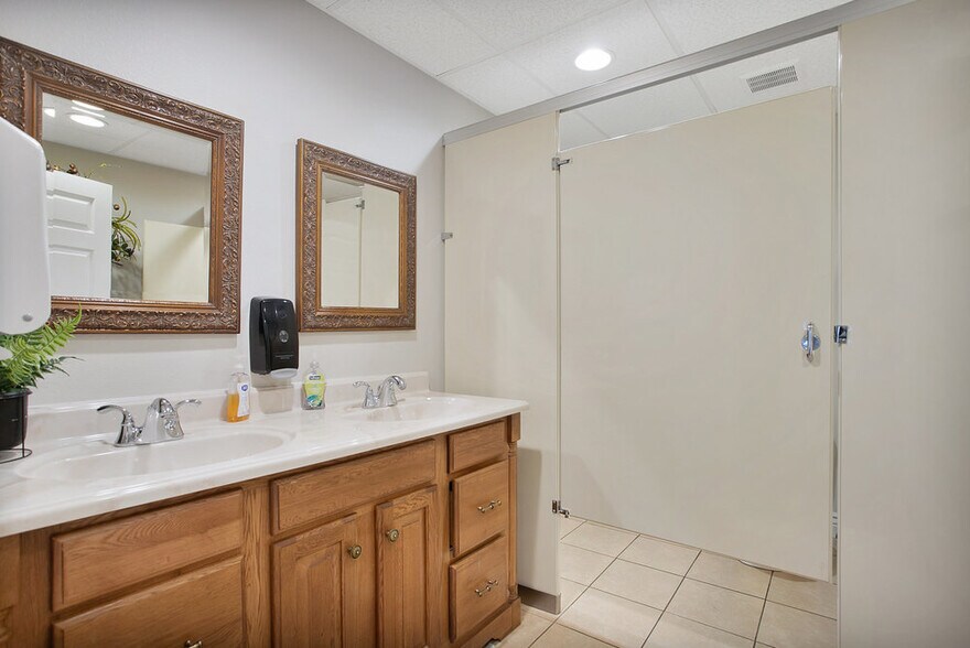 More Photos Of 37143 Clinton Ave, Dade City Light Distribution For Sale