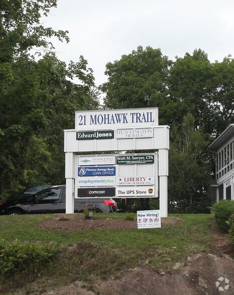 More Photos Of 21 Mohawk Trl, Greenfield Unknown For Lease