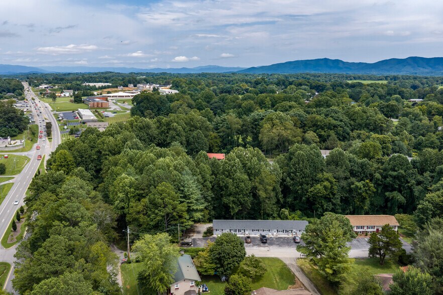 More Photos Of 210 Longview Ave, Jonesborough Apartments For Sale