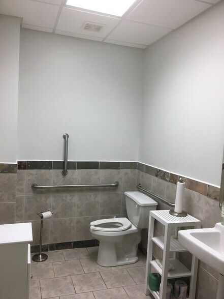 More Photos Of 480 State Rd, Bensalem Light Manufacturing For Lease