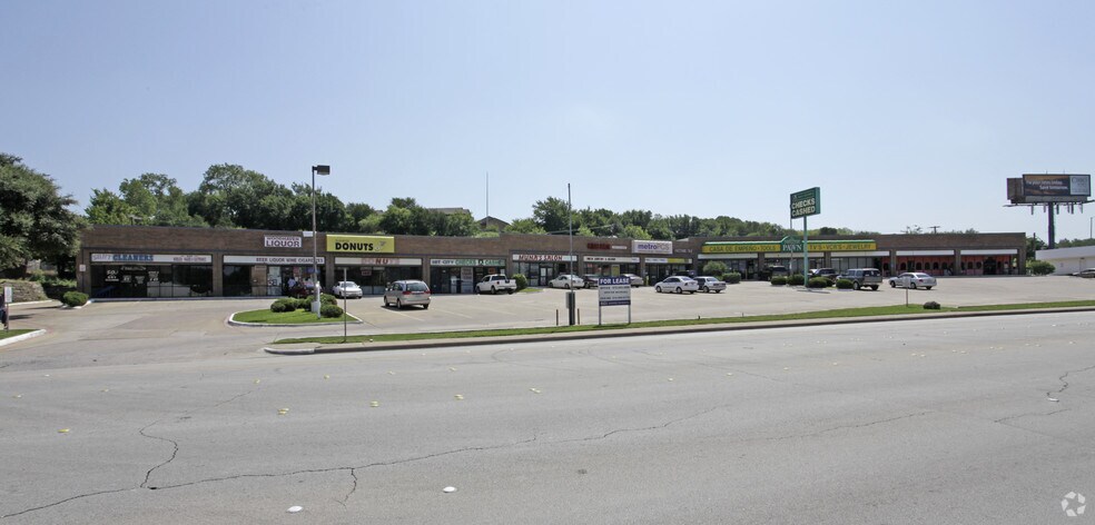More Photos Of 1201 Woodhaven Blvd, Fort Worth Storefront For Lease