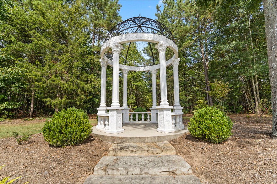 More Photos Of 220 Fincher Rd, Pauline Lodge Meeting Hall For Sale