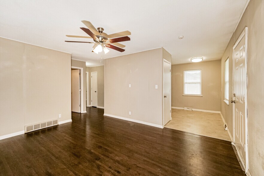 More Photos Of 1911 S Crescent Ave, Independence Multifamily For Sale