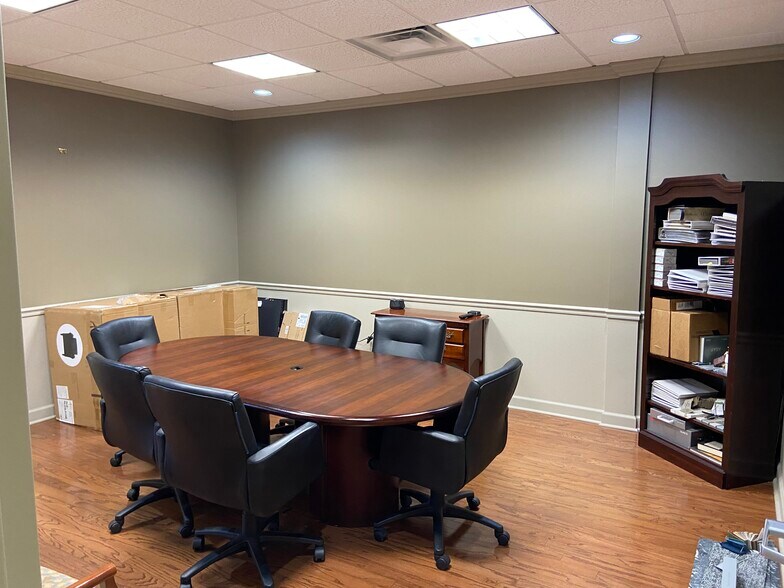 More Photos Of 256 Seaboard Ln, Franklin Medical For Sale