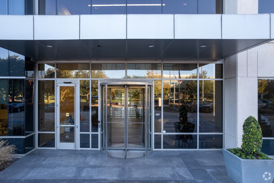 More Photos Of 6002 Rogerdale Rd, Houston Office For Lease