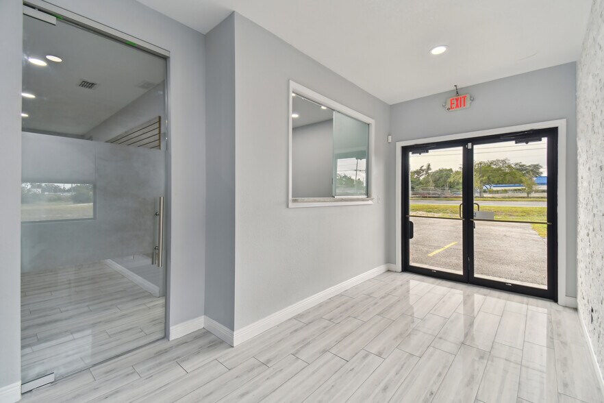 More Photos Of 21859 Sr-54, Lutz Medical For Sale