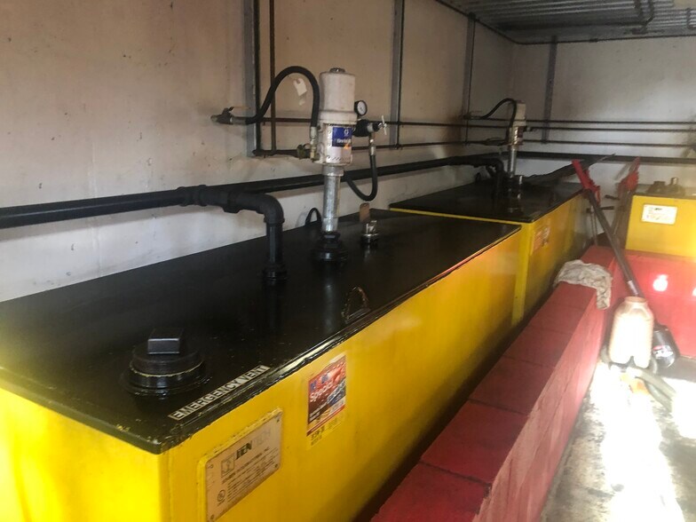 More Photos Of 12250 S Gessner Dr, Houston Auto Repair For Sale