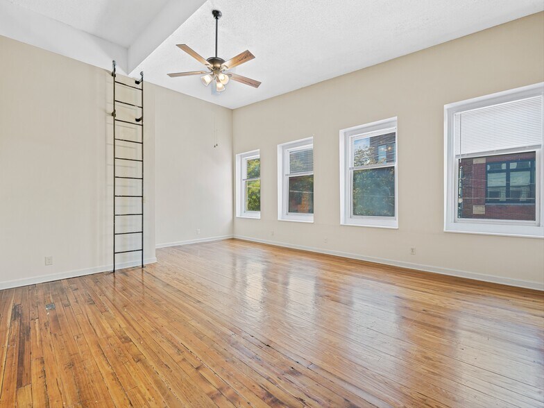 More Photos Of 58 Broadway St, Asheville Storefront Retail Residential For Sale
