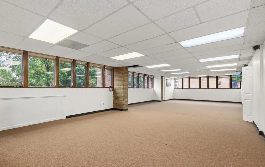 More Photos Of 4200 Daniels Ave, Annandale Office For Sale