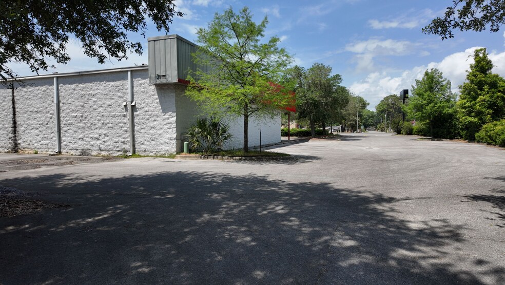 More Photos Of 4537 HIGHWAY 90, Pace General Retail For Sale