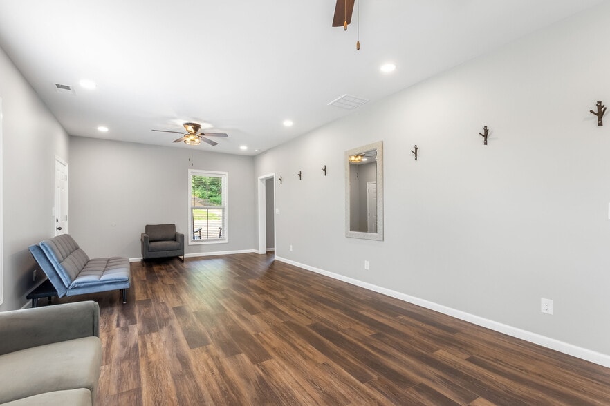 More Photos Of 1049 Oregon Rd, Lascassas Specialty For Sale