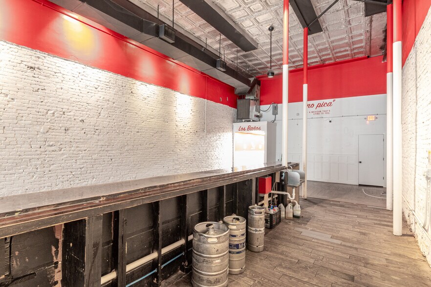 More Photos Of 125 Franklin St, Clarksville Storefront Retail Residential For Sale