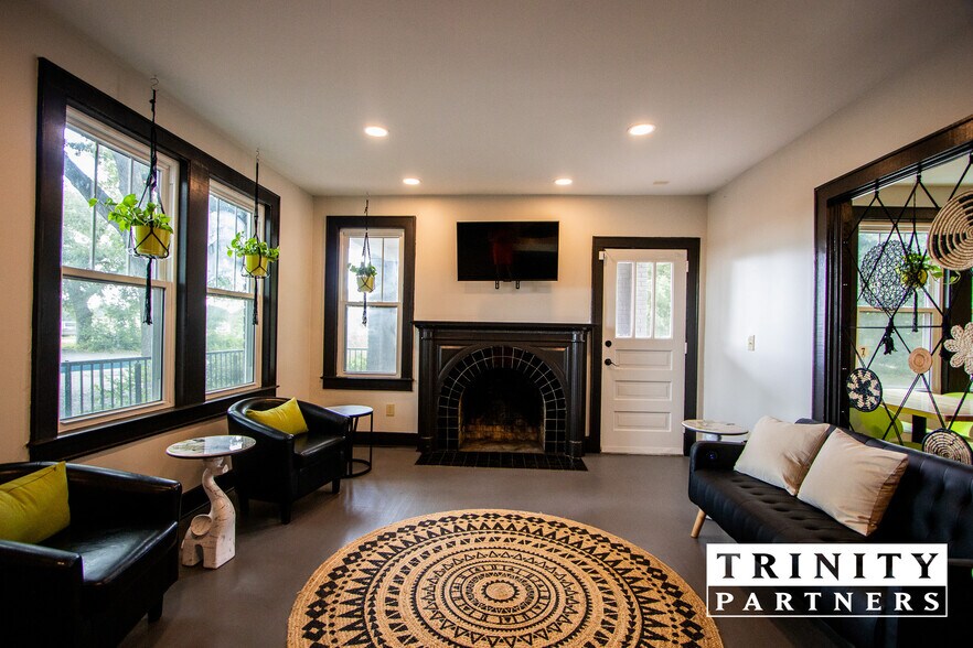 More Photos Of 117 Spears Creek Church Rd, Elgin General Retail For Sale