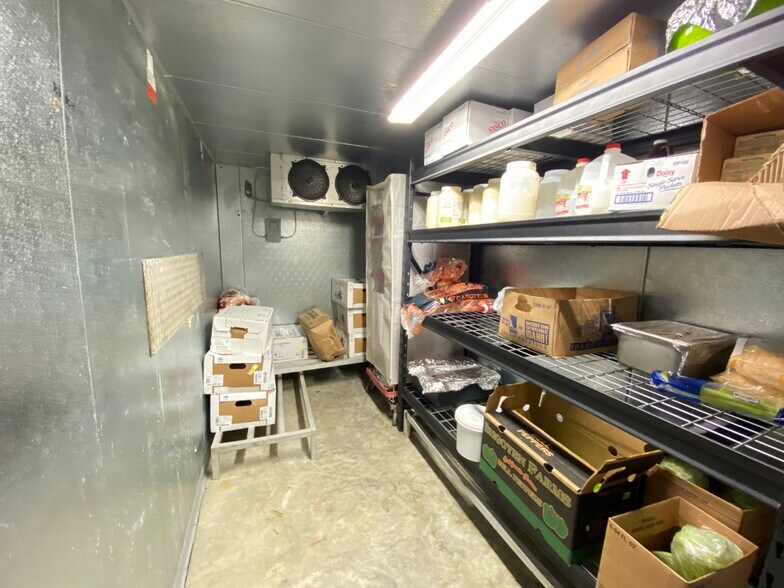 More Photos Of 5 Jo Jo St, Hardy Restaurant For Sale