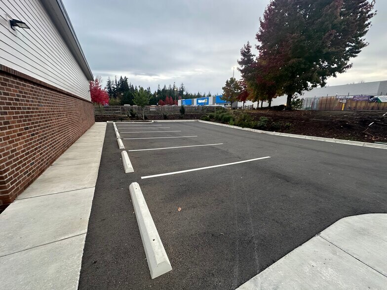 More Photos Of 145 E Stuart Rd, Bellingham Storefront Retail Office For Lease