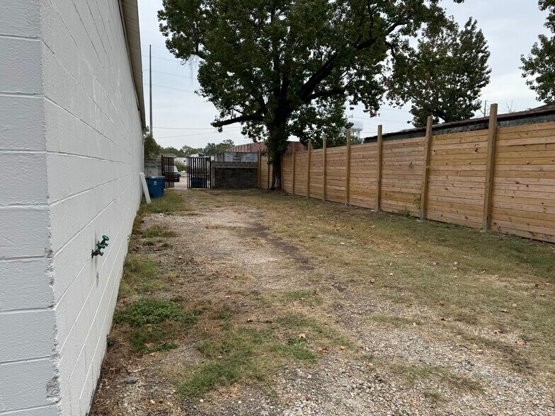 More Photos Of 120 S 14th St, Baton Rouge Warehouse For Sale