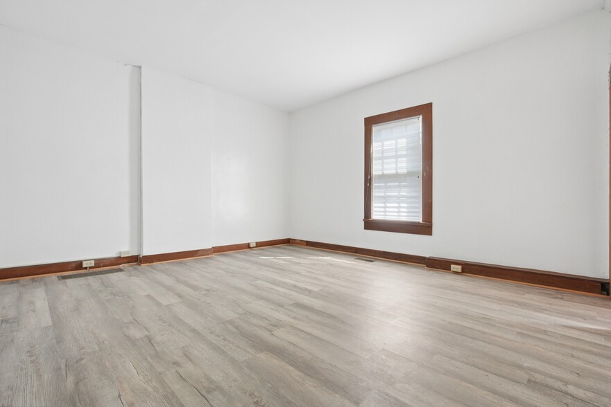 More Photos Of 54 E Whittier St, Columbus Medical For Lease