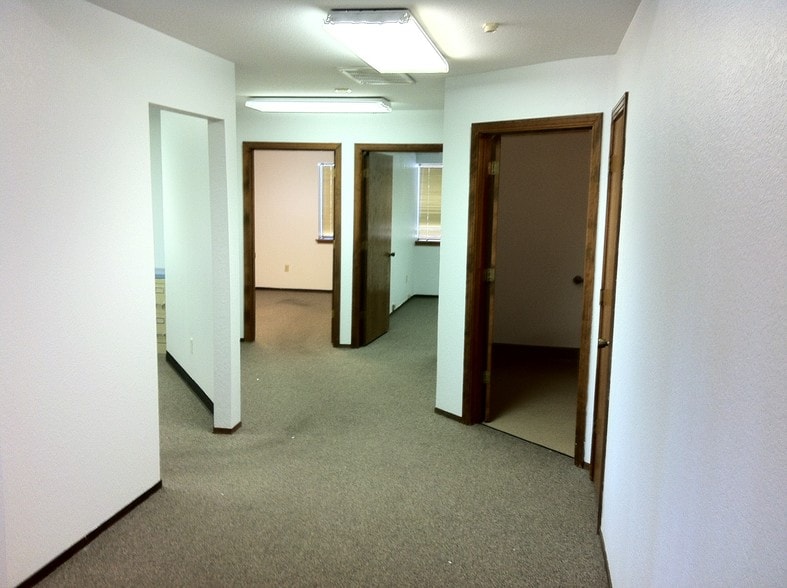 More Photos Of 101 N College Ave, Modesto Office For Sale