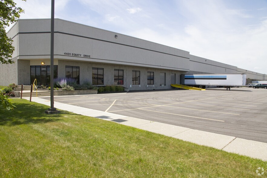 More Photos Of 4401-4419 Equity Dr, Columbus Warehouse For Lease