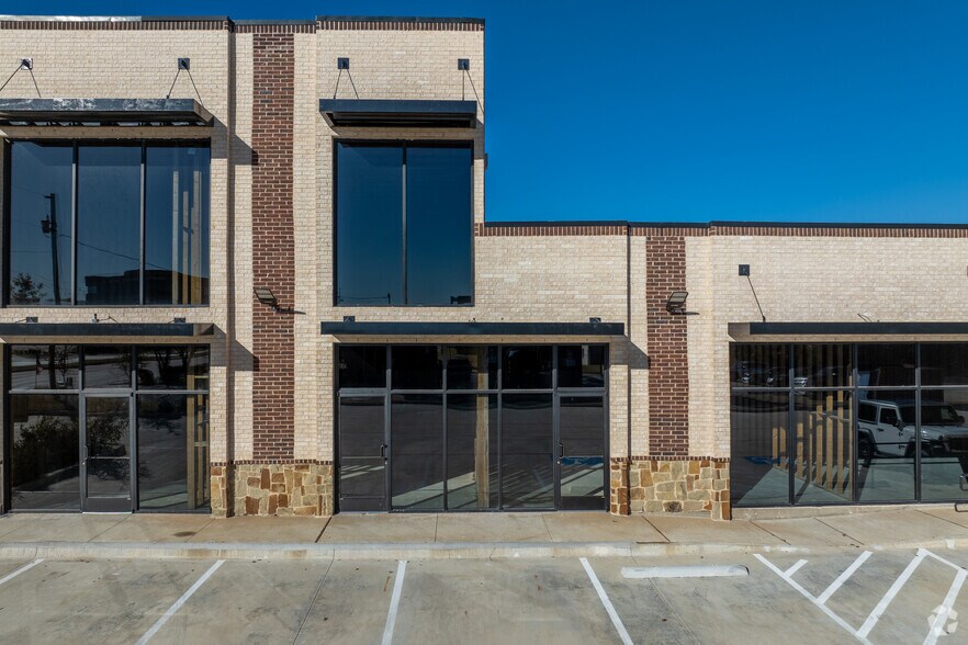 More Photos Of 1824 N Hampton Rd, DeSoto Coworking Space
