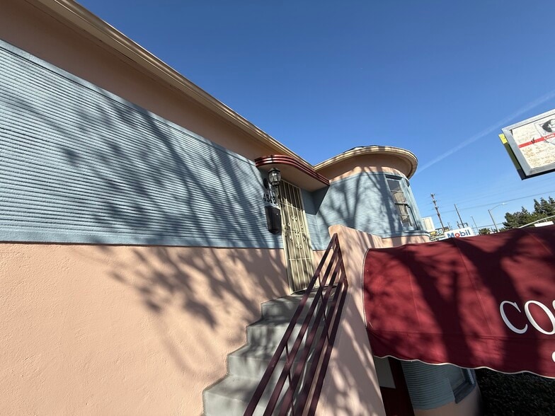 More Photos Of 4343 Laurel Canyon Blvd, Studio City Office For Lease