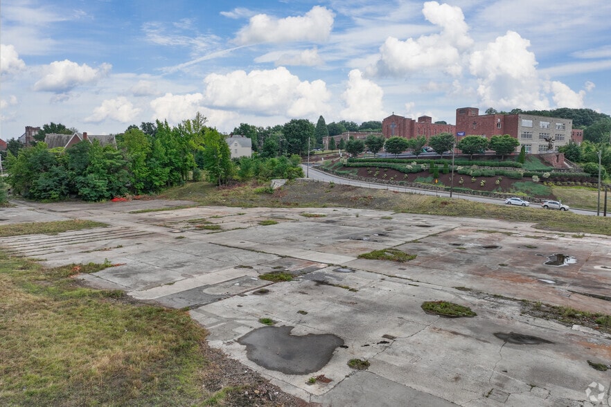 More Photos Of 700 Constitution Blvd, New Kensington Land For Sale