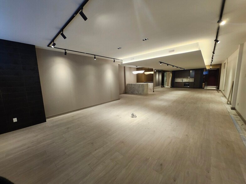 More Photos Of 636 King St W, Toronto Office For Lease