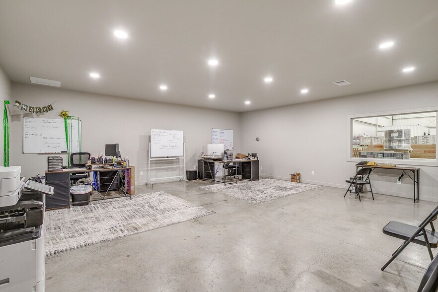 More Photos Of 155 Tiger, Rhome Warehouse For Sale