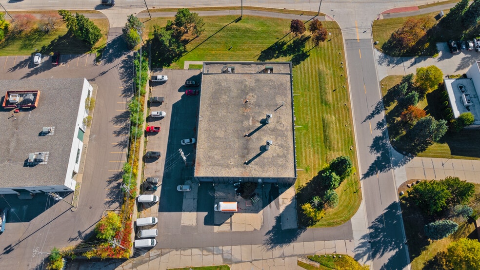 More Photos Of 1250 W Hamlin Rd, Rochester Hills Warehouse For Sale