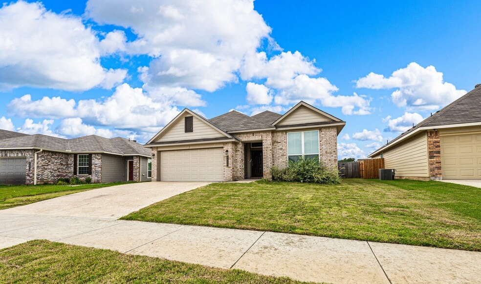 More Photos Of 4020 Centerfire, Waco Apartments For Sale