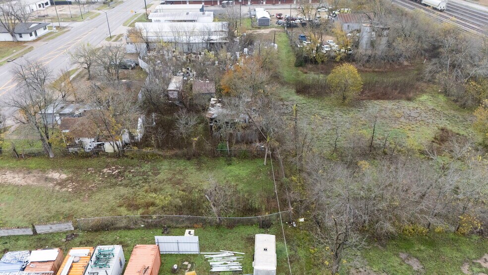 More Photos Of 921 W 2nd St, Taylor Land For Sale