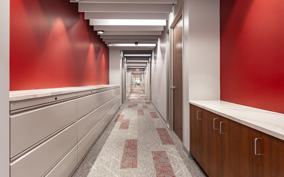 More Photos Of 1910 S Highland Ave, Lombard Medical For Lease