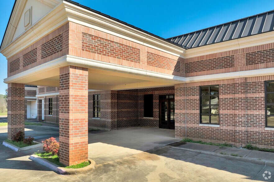 More Photos Of 200 Renaissance Way, Crockett Medical For Sale