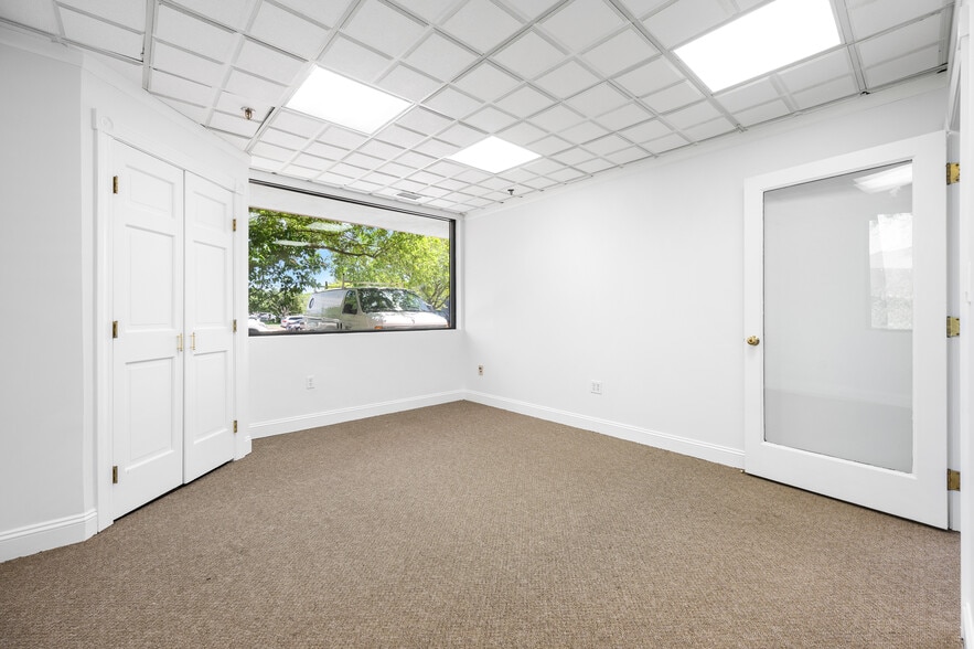 More Photos Of 55 Accord Park Dr, Rockland Office For Sale