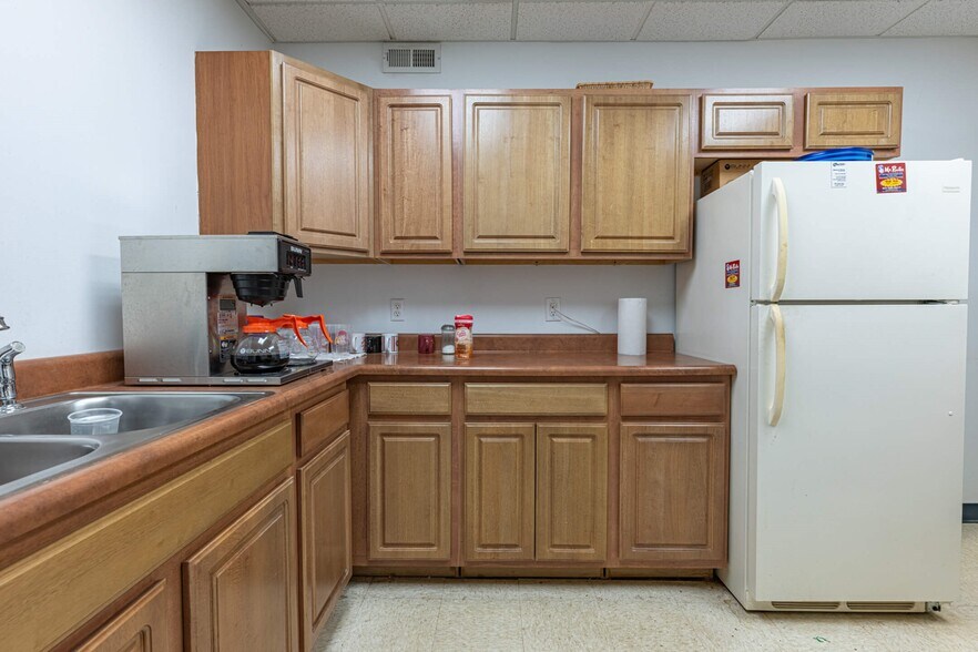More Photos Of 1240 Stanley Ave, Dayton Warehouse For Sale