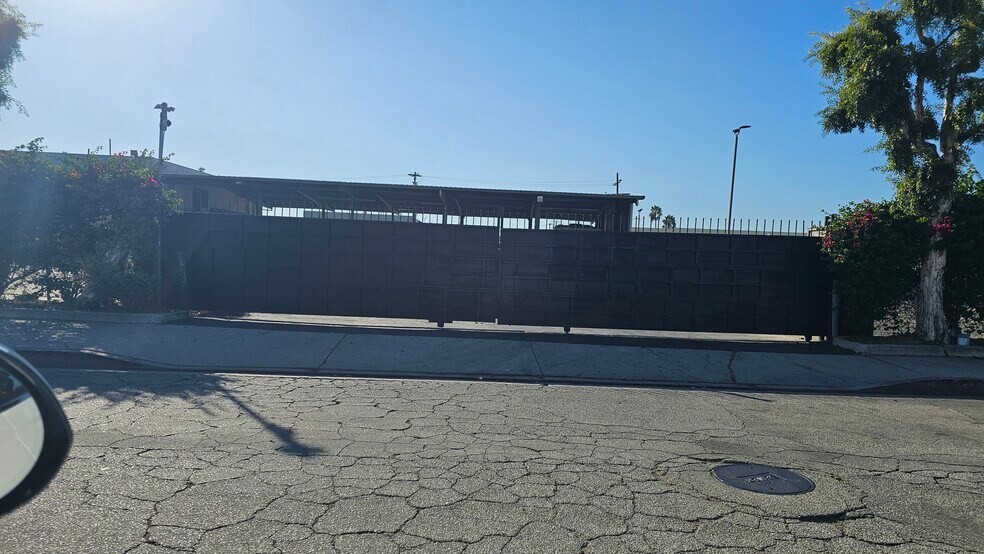 More Photos Of 1115 S Taylor Ave, Montebello Truck Terminal For Lease