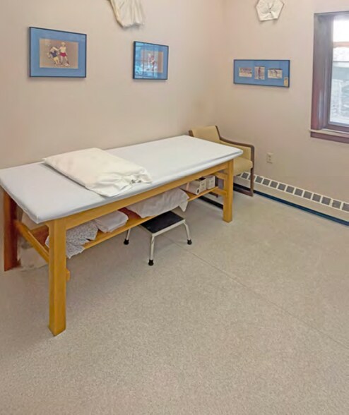 More Photos Of 96 S Broadway, Geneva Office For Sale