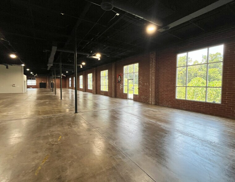 More Photos Of 812 Lambert Dr NE, Atlanta Research And Development For Lease