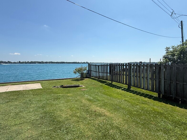 More Photos Of 447 S Water St, Marine City Office Residential For Sale