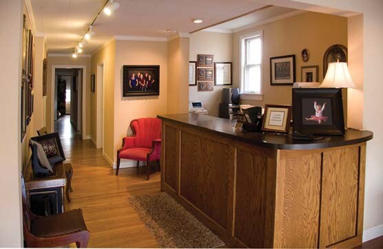 More Photos Of 1049 First Capitol Dr, Saint Charles Freestanding For Lease