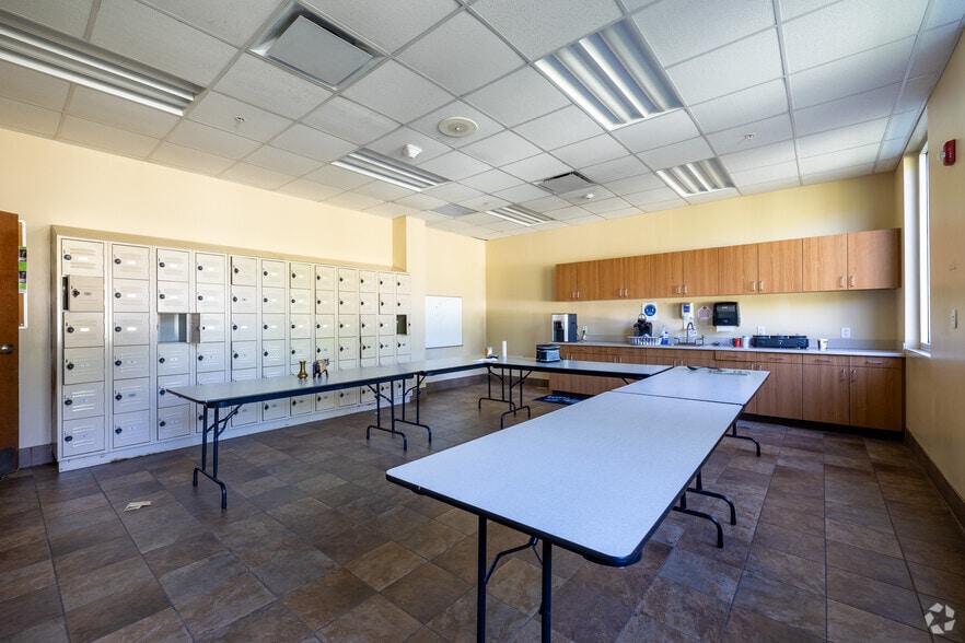 More Photos Of 2814 14th Ave SE, Ruskin Healthcare For Sale