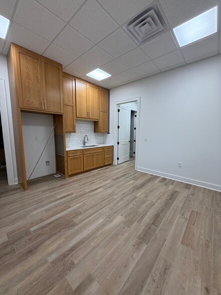 More Photos Of 1500 Swan Lake Road, Bossier City Office For Lease