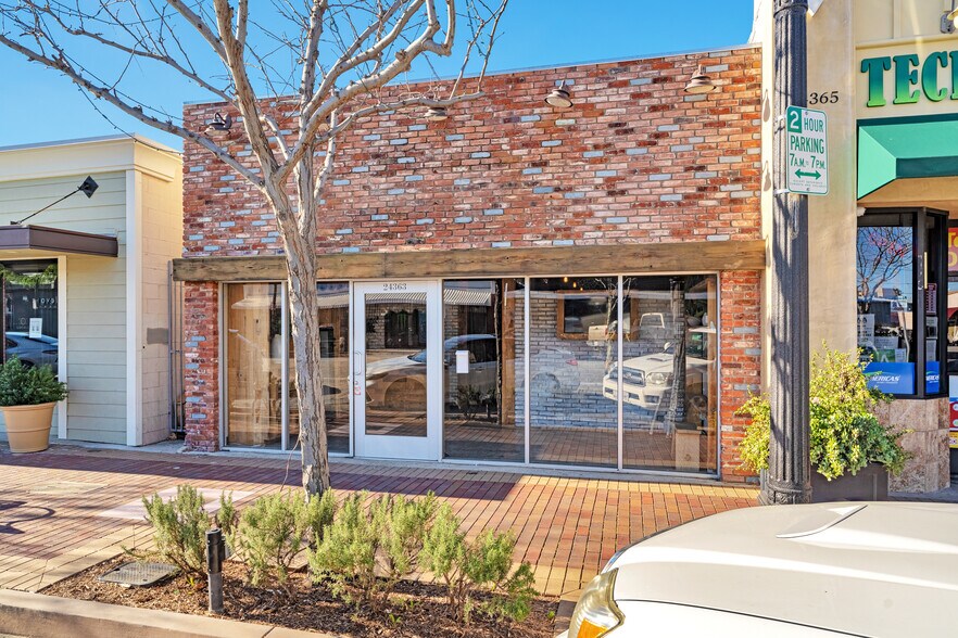 More Photos Of 24363 Main St, Santa Clarita Freestanding For Sale