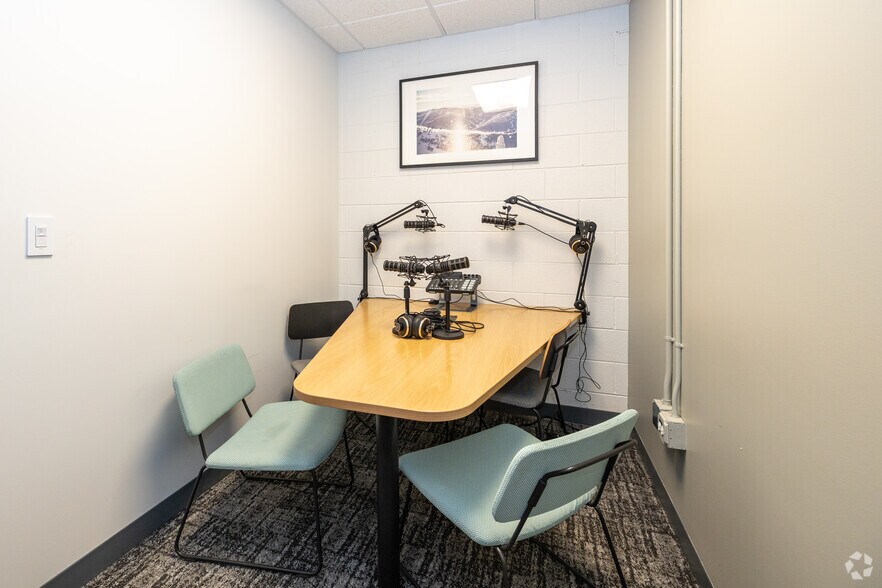 More Photos Of 5180 Fox St, Denver Warehouse For Lease