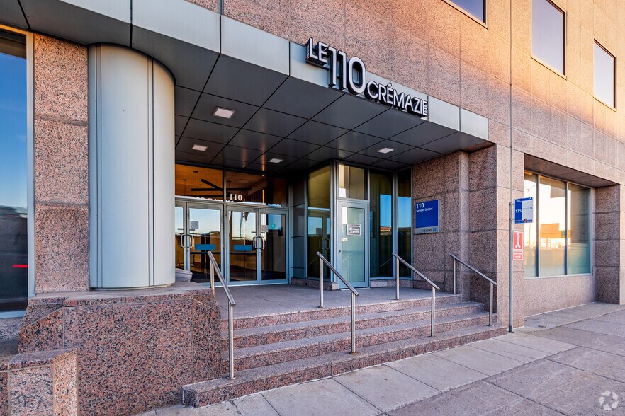 More Photos Of 110 Boul Crémazie O, Montréal Office For Lease