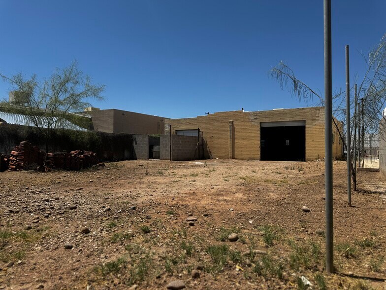 More Photos Of 3826-3830 E 37th St, Tucson Warehouse For Sale