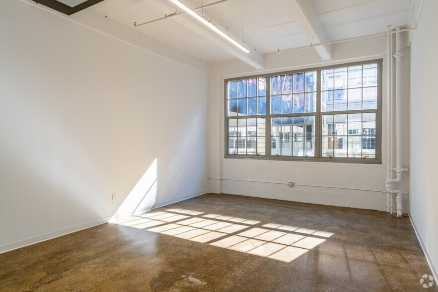 More Photos Of 220 36th St, Brooklyn Loft Creative Space For Lease