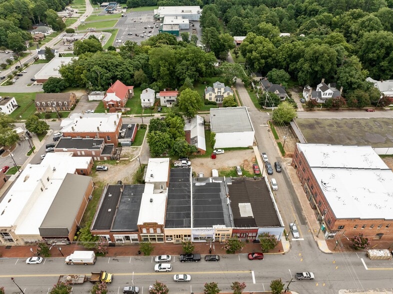 More Photos Of 132 S Main St, Warrenton Storefront For Sale