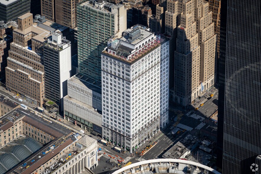 More Photos Of 5 Penn Plaza, New York Office For Sale